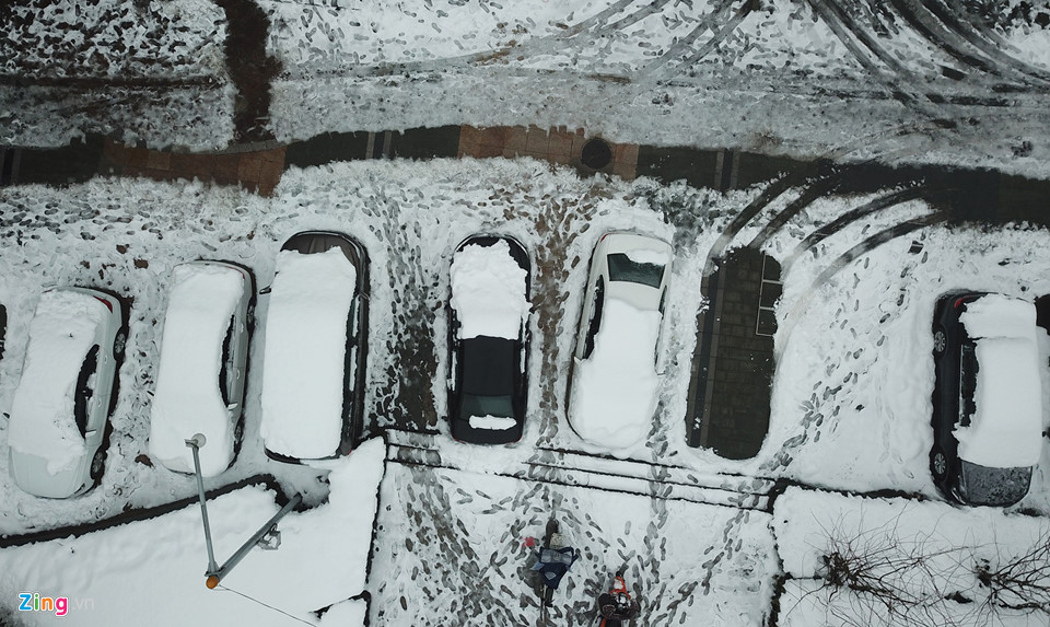 Hàng nghìn ôtô ở Thường Châu bị tuyết phủ nhiều ngày